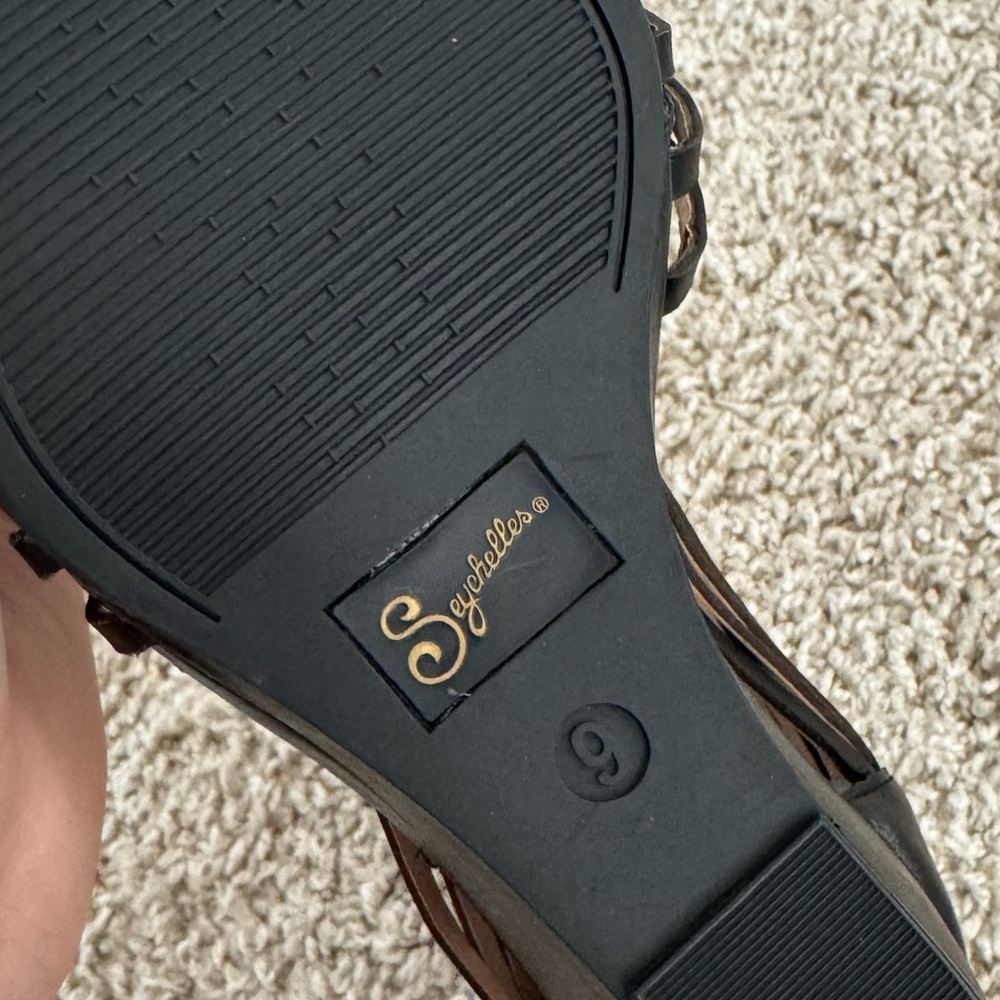Seychelles Size 9 Black Wedge